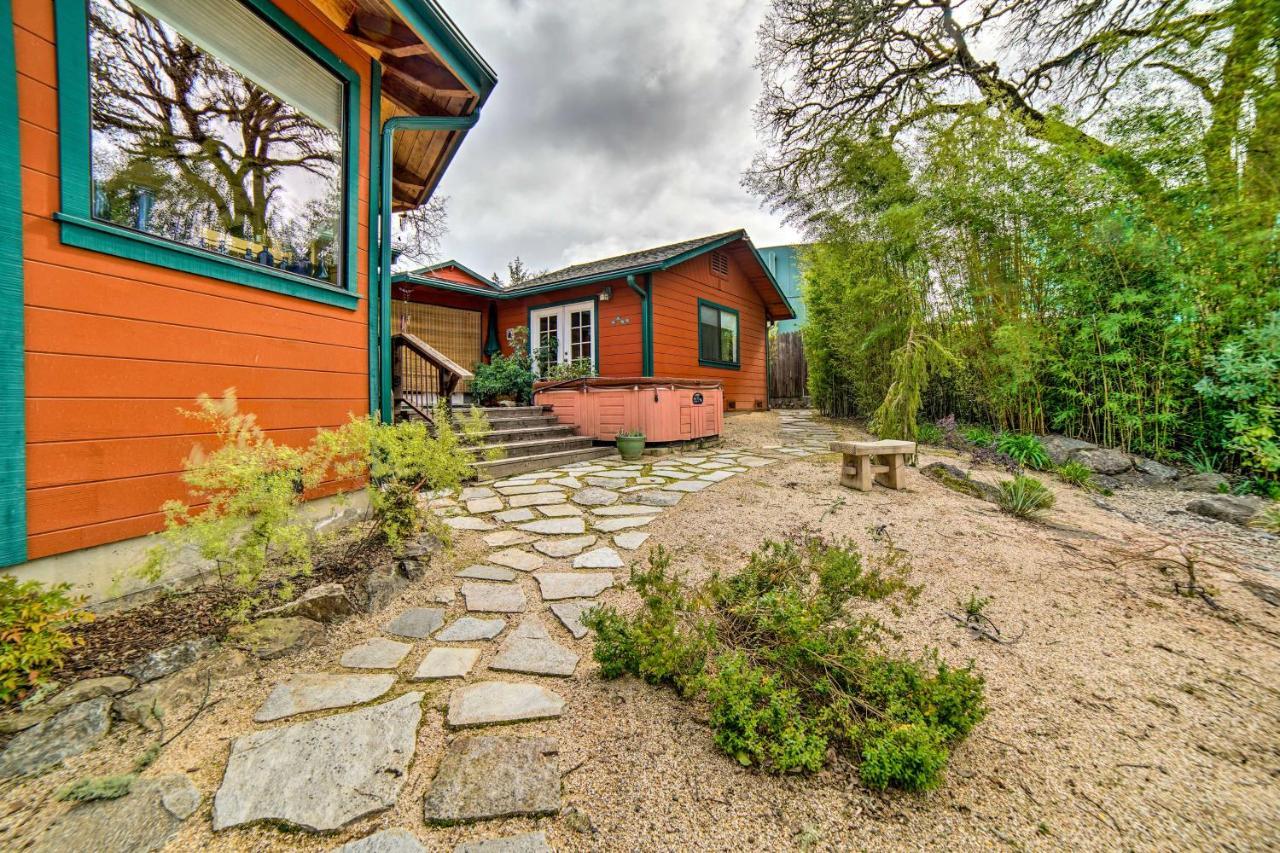 Hilltop Loft Ukiah Vacation Rental! Exterior photo